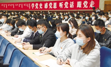 寒门贵子圆梦清华后，现状令人羡慕，网名像是在跟网友“撒狗粮”
